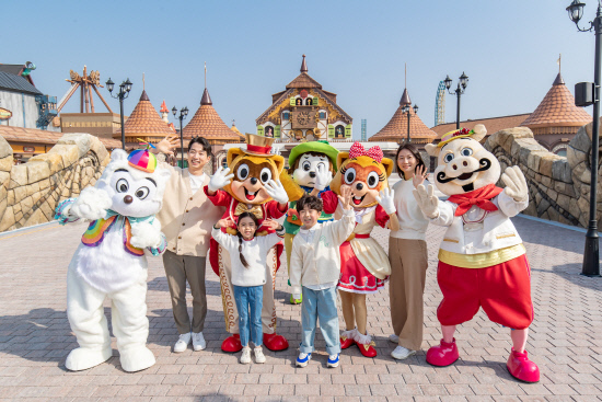 親子嗨翻樂天釜山５日(彩妝1站)樂天世界.天空膠囊列車.塗鴉秀.釜山小王子新家.金海洛東江鐵道自行車.最新IG打卡景點